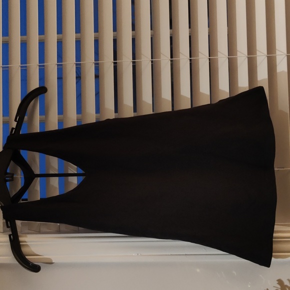 Black tanktop - Picture 1 of 9